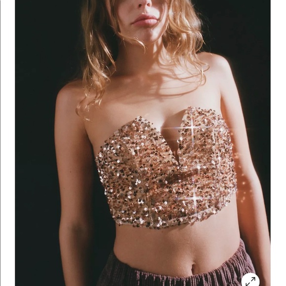 OUT FROM UNDER BUSTIER - Picture 6 of 8